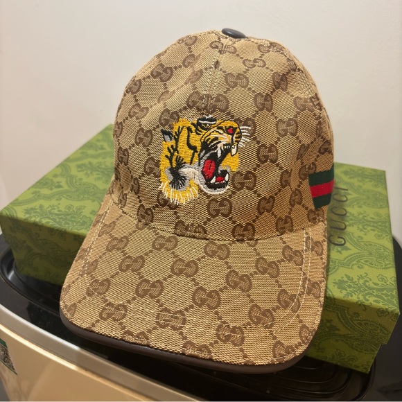 Gucci Brown GG Supreme Baseball Cap with Tiger Patch and Green-Red Web